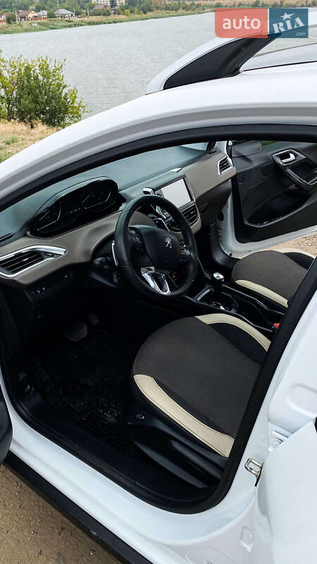 Позашляховик / Кросовер Peugeot 2008 2013 в Кривому Розі