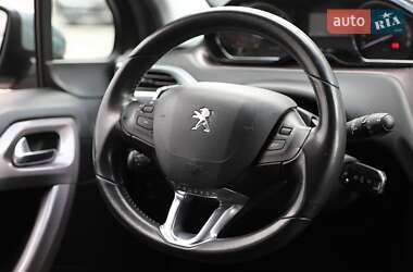 Позашляховик / Кросовер Peugeot 2008 2014 в Харкові