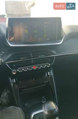 Внедорожник / Кроссовер Peugeot 2008 2020 в 