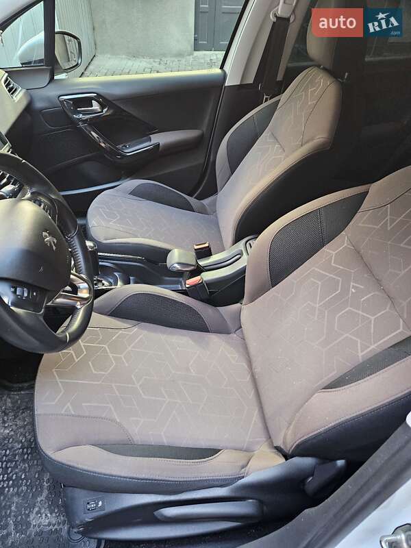 Позашляховик / Кросовер Peugeot 2008 2014 в Коломиї