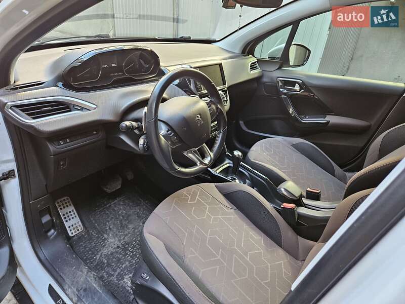 Позашляховик / Кросовер Peugeot 2008 2014 в Коломиї