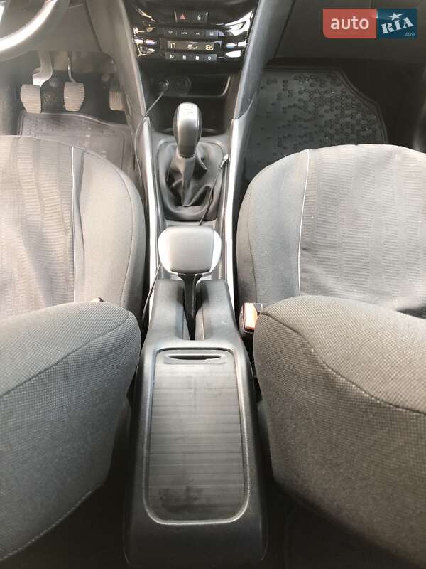 Внедорожник / Кроссовер Peugeot 2008 2019 в Полтаве