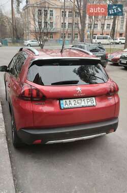 Внедорожник / Кроссовер Peugeot 2008 2017 в 