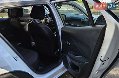 Внедорожник / Кроссовер Peugeot 2008 2021 в 