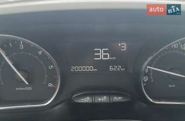 Позашляховик / Кросовер Peugeot 2008 2013 в 
