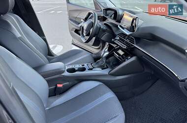 Внедорожник / Кроссовер Peugeot 2008 2020 в 