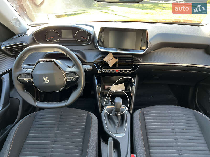 Внедорожник / Кроссовер Peugeot 2008 2021 в Киеве