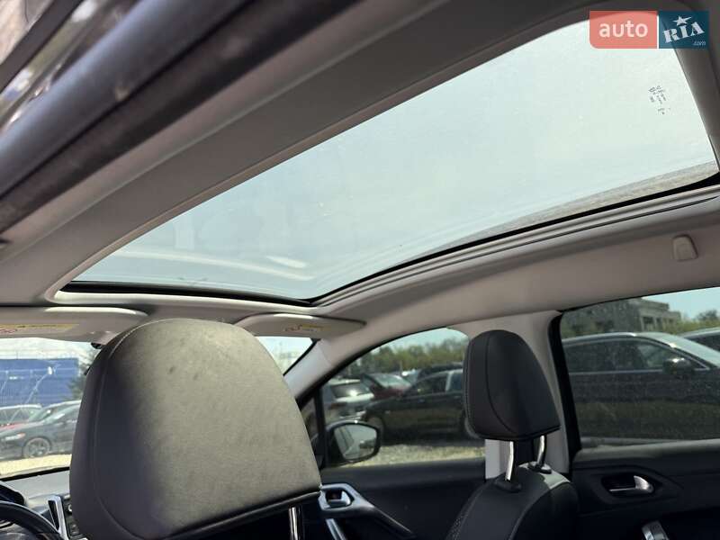 Позашляховик / Кросовер Peugeot 2008 2015 в Львові