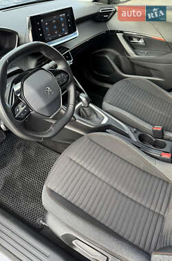 Позашляховик / Кросовер Peugeot 2008 2020 в 