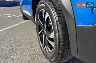 Внедорожник / Кроссовер Peugeot 2008 2021 в 