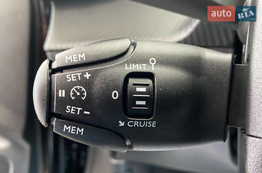 Внедорожник / Кроссовер Peugeot 2008 2022 в 