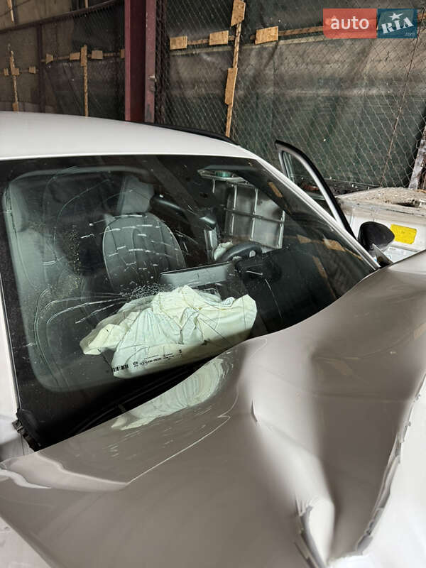 Позашляховик / Кросовер Peugeot 2008 2023 в Миронівці