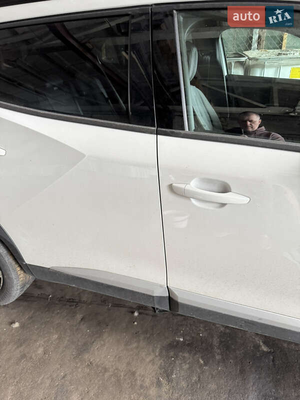 Позашляховик / Кросовер Peugeot 2008 2023 в Миронівці