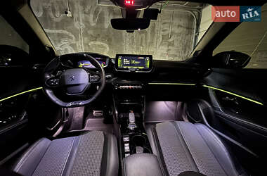 Позашляховик / Кросовер Peugeot 2008 2020 в 