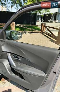 Внедорожник / Кроссовер Peugeot 2008 2020 в 