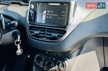 Позашляховик / Кросовер Peugeot 2008 2013 в 