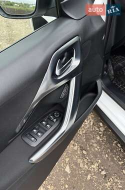 Внедорожник / Кроссовер Peugeot 2008 2013 в 