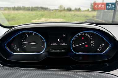 Внедорожник / Кроссовер Peugeot 2008 2013 в 