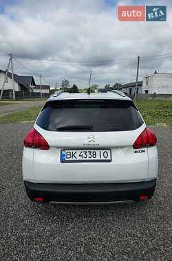 Внедорожник / Кроссовер Peugeot 2008 2015 в 