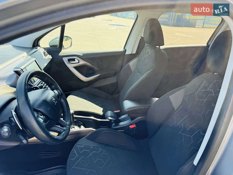 Позашляховик / Кросовер Peugeot 2008 2013 в Харкові
