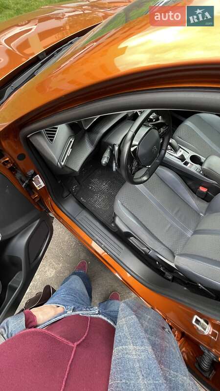 Позашляховик / Кросовер Peugeot 2008 2020 в Дніпрі