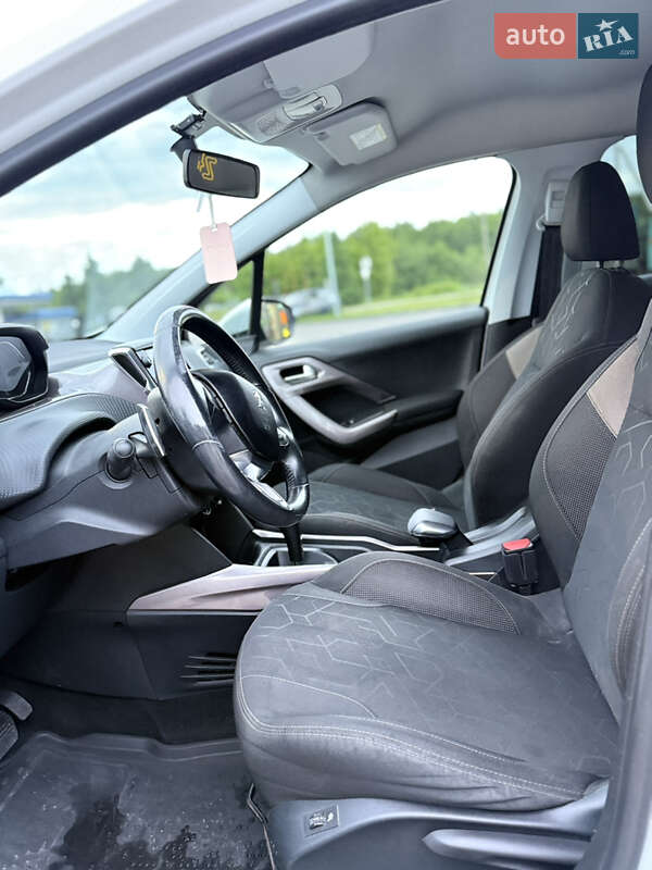 Внедорожник / Кроссовер Peugeot 2008 2014 в Рава-Русской