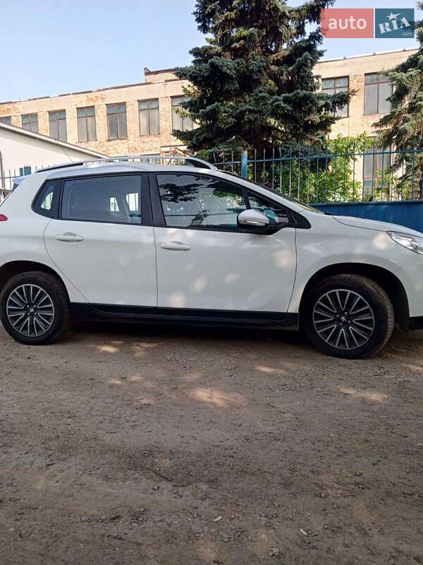 Позашляховик / Кросовер Peugeot 2008 2015 в Івано-Франківську