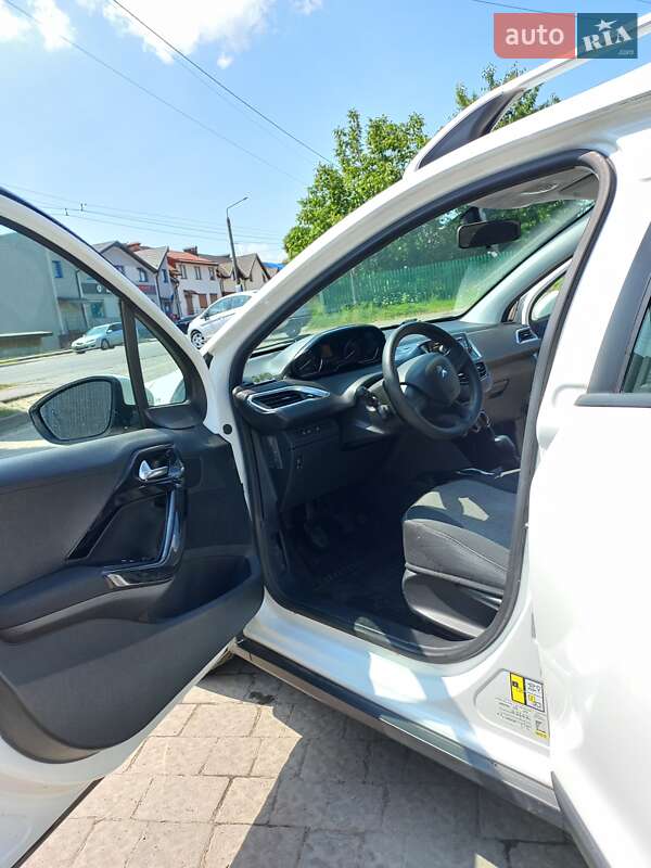 Позашляховик / Кросовер Peugeot 2008 2015 в Івано-Франківську