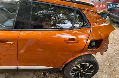 Позашляховик / Кросовер Peugeot 2008 2021 в 