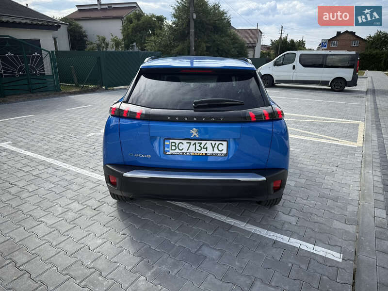 Позашляховик / Кросовер Peugeot 2008 2022 в Львові