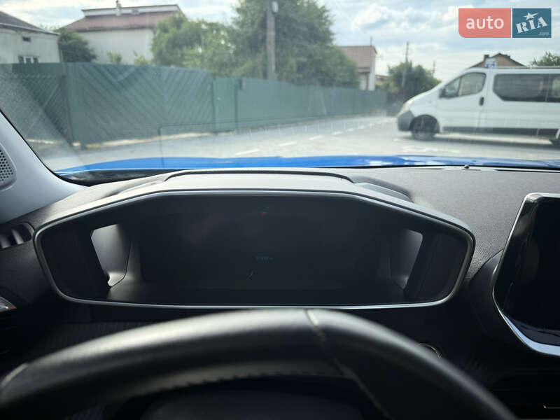Позашляховик / Кросовер Peugeot 2008 2022 в Львові