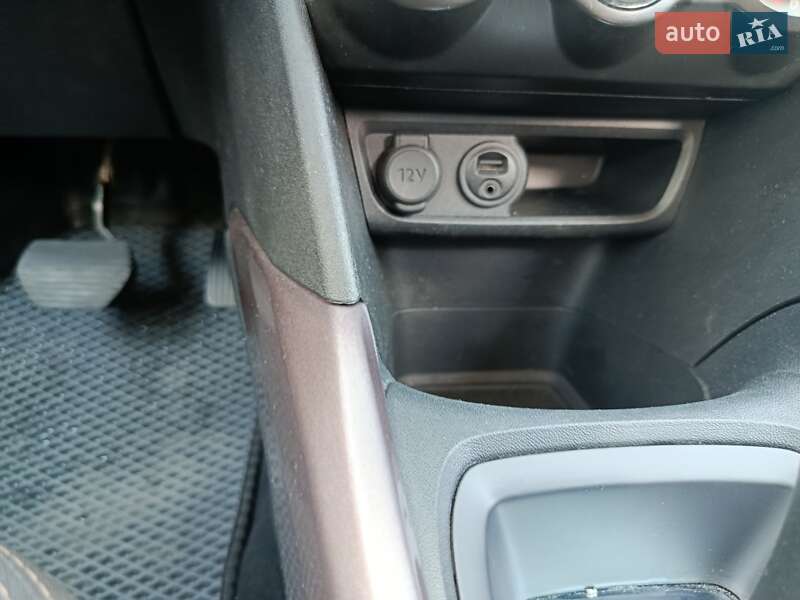 Внедорожник / Кроссовер Peugeot 2008 2014 в Ирпене фото 12 Внедорожник / Кроссовер Peugeot 2008 2014 в Ирпене