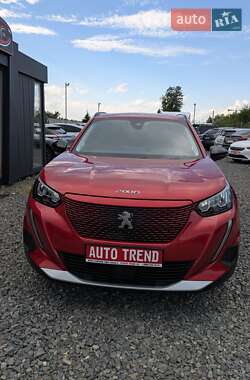Позашляховик / Кросовер Peugeot 2008 2022 в 