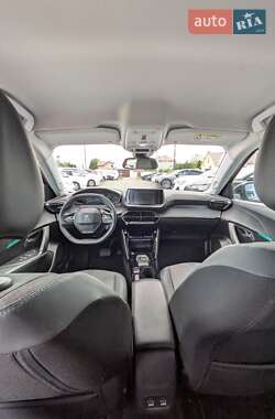 Позашляховик / Кросовер Peugeot 2008 2022 в 