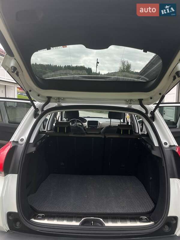 Внедорожник / Кроссовер Peugeot 2008 2013 в Киеве