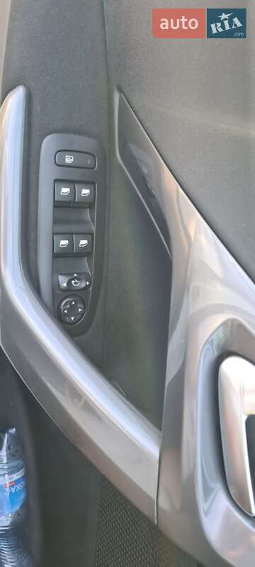 Позашляховик / Кросовер Peugeot 2008 2017 в Києві фото 16 Позашляховик / Кросовер Peugeot 2008 2017 в Києві