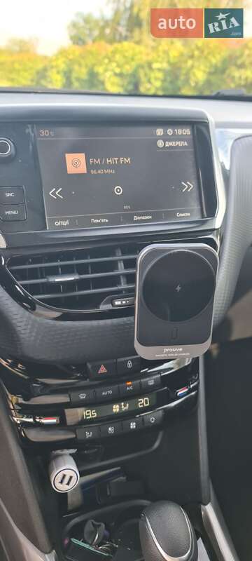 Позашляховик / Кросовер Peugeot 2008 2017 в Києві фото 23 Позашляховик / Кросовер Peugeot 2008 2017 в Києві