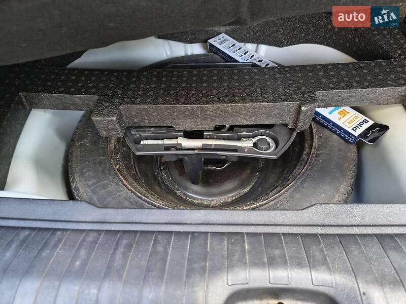 Позашляховик / Кросовер Peugeot 2008 2015 в Івано-Франківську фото 12 Позашляховик / Кросовер Peugeot 2008 2015 в Івано-Франківську