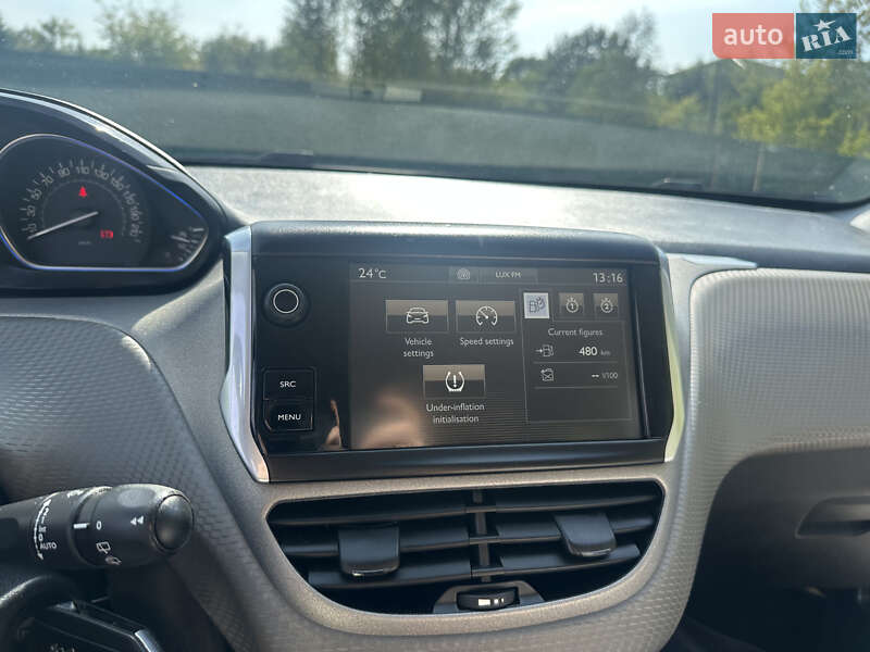 Позашляховик / Кросовер Peugeot 2008 2016 в Івано-Франківську