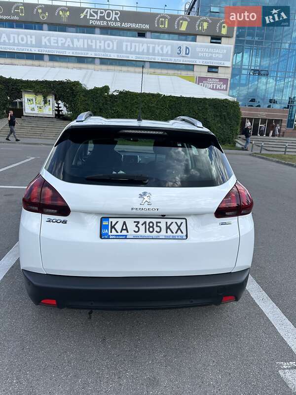 Позашляховик / Кросовер Peugeot 2008 2017 в Харкові фото 5 Позашляховик / Кросовер Peugeot 2008 2017 в Харкові