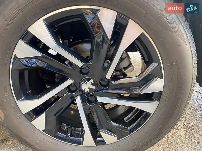 Внедорожник / Кроссовер Peugeot 2008 2020 в Киеве