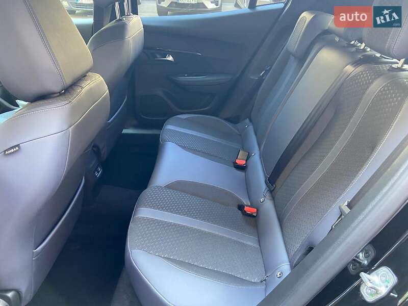 Внедорожник / Кроссовер Peugeot 2008 2020 в Киеве