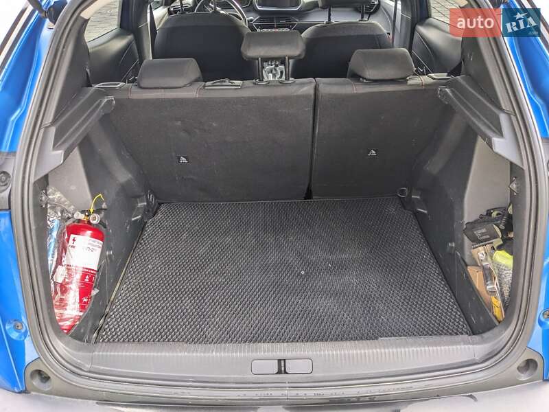 Внедорожник / Кроссовер Peugeot 2008 2020 в Ровно фото 8 Внедорожник / Кроссовер Peugeot 2008 2020 в Ровно
