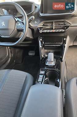 Внедорожник / Кроссовер Peugeot 2008 2021 в 