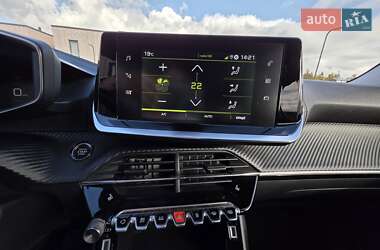 Внедорожник / Кроссовер Peugeot 2008 2021 в 