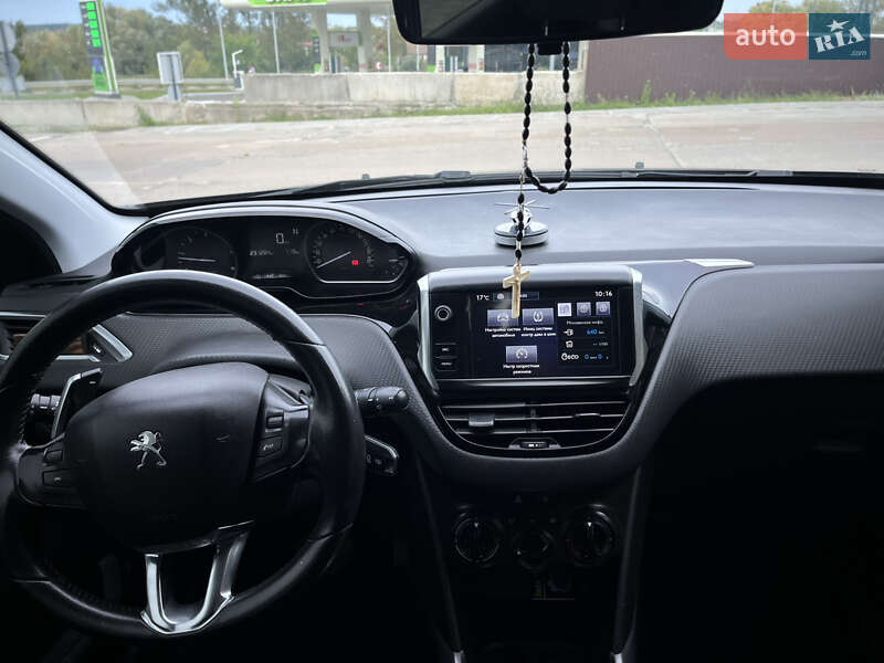 Внедорожник / Кроссовер Peugeot 2008 2016 в Жидачове фото 4 Внедорожник / Кроссовер Peugeot 2008 2016 в Жидачове