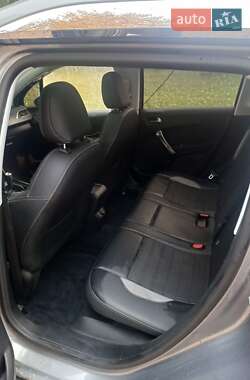 Внедорожник / Кроссовер Peugeot 2008 2016 в 