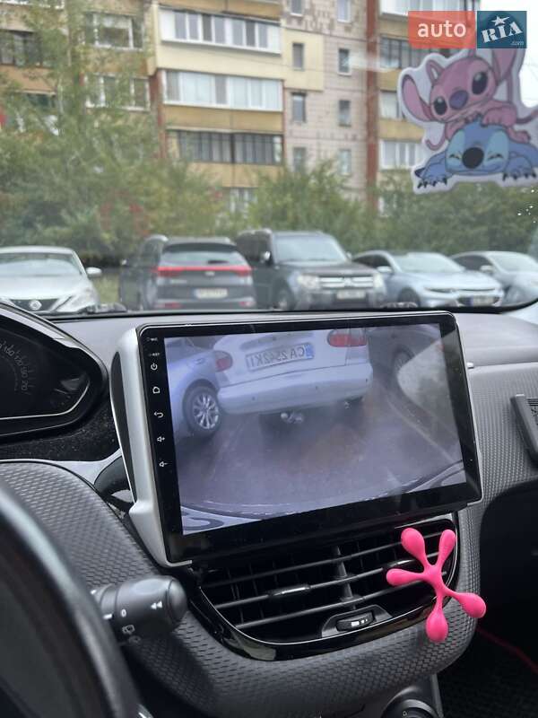 Позашляховик / Кросовер Peugeot 2008 2013 в Вишгороді