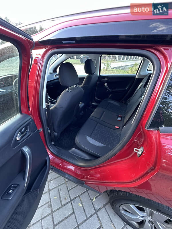 Внедорожник / Кроссовер Peugeot 2008 2018 в Киеве