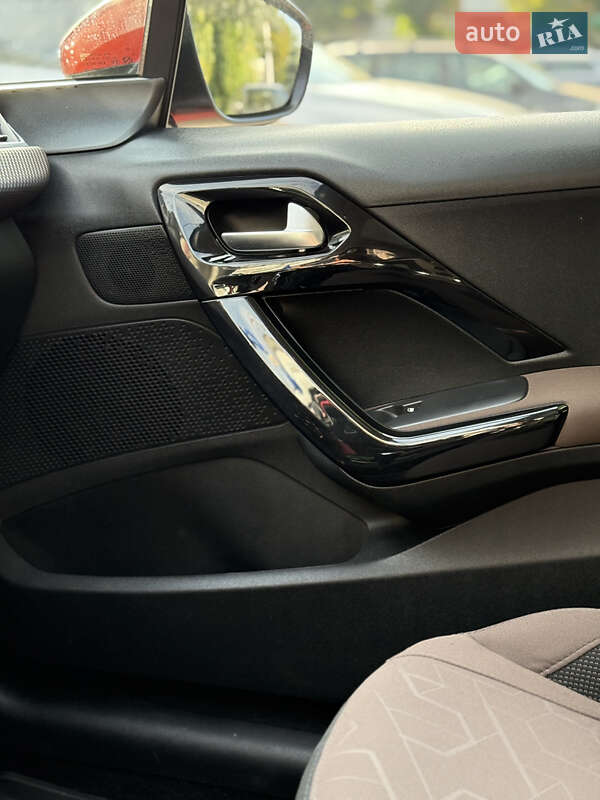 Позашляховик / Кросовер Peugeot 2008 2014 в Хмельницькому